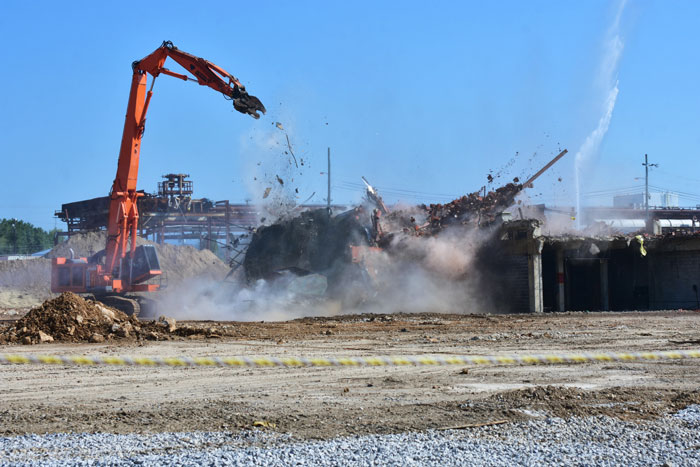 DOE Oak Ridge Operations Environmental Management demolition